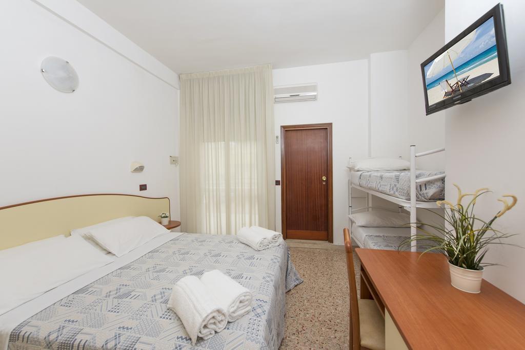 Hotel Mario Cesenatico Buitenkant foto