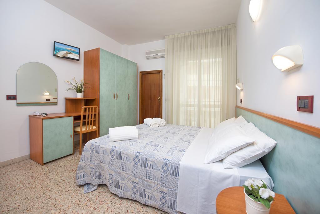 Hotel Mario Cesenatico Buitenkant foto