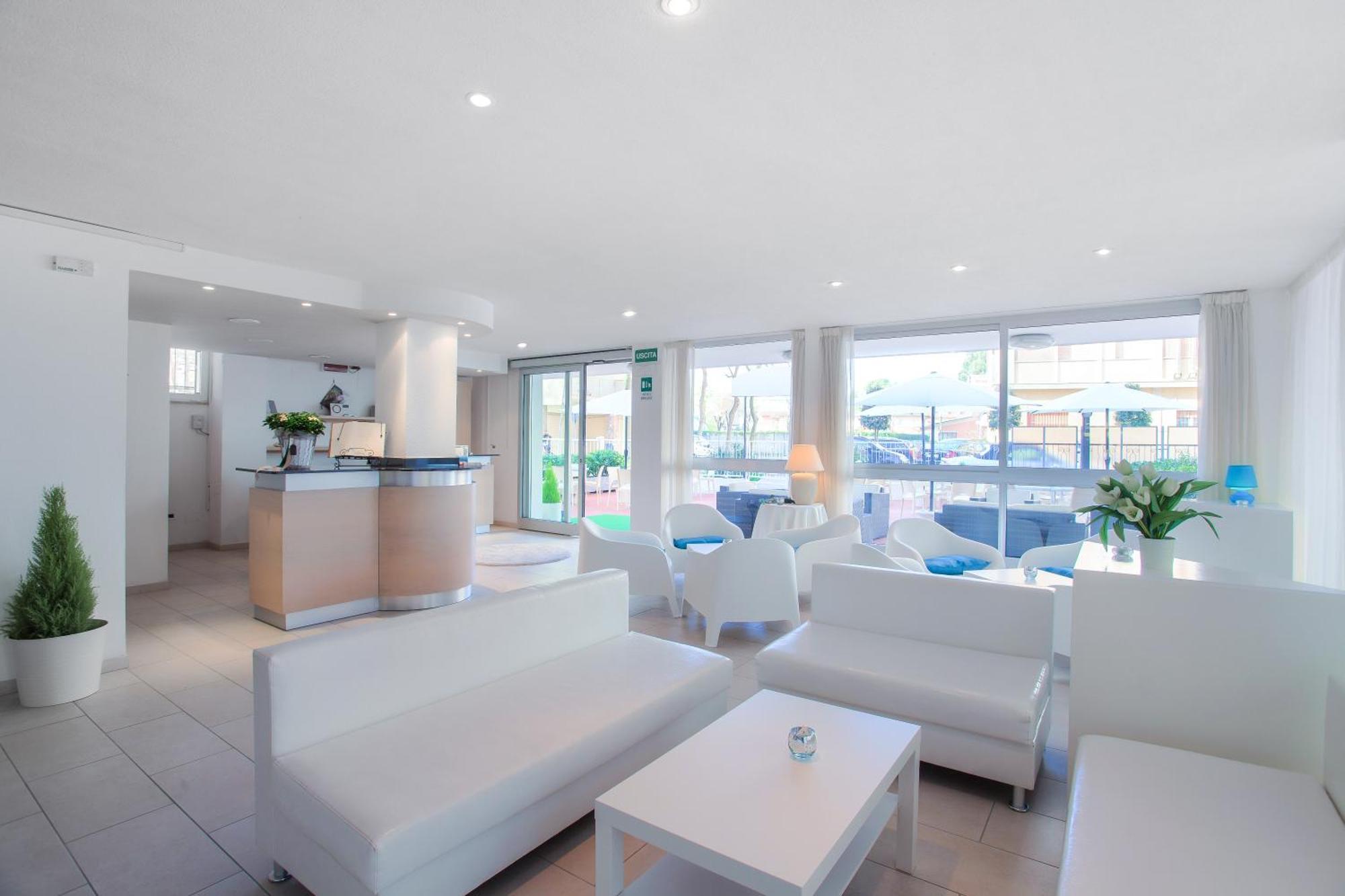 Hotel Mario Cesenatico Buitenkant foto