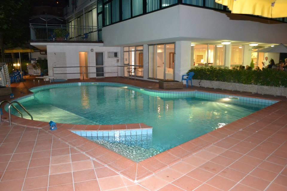 Hotel Mario Cesenatico Buitenkant foto